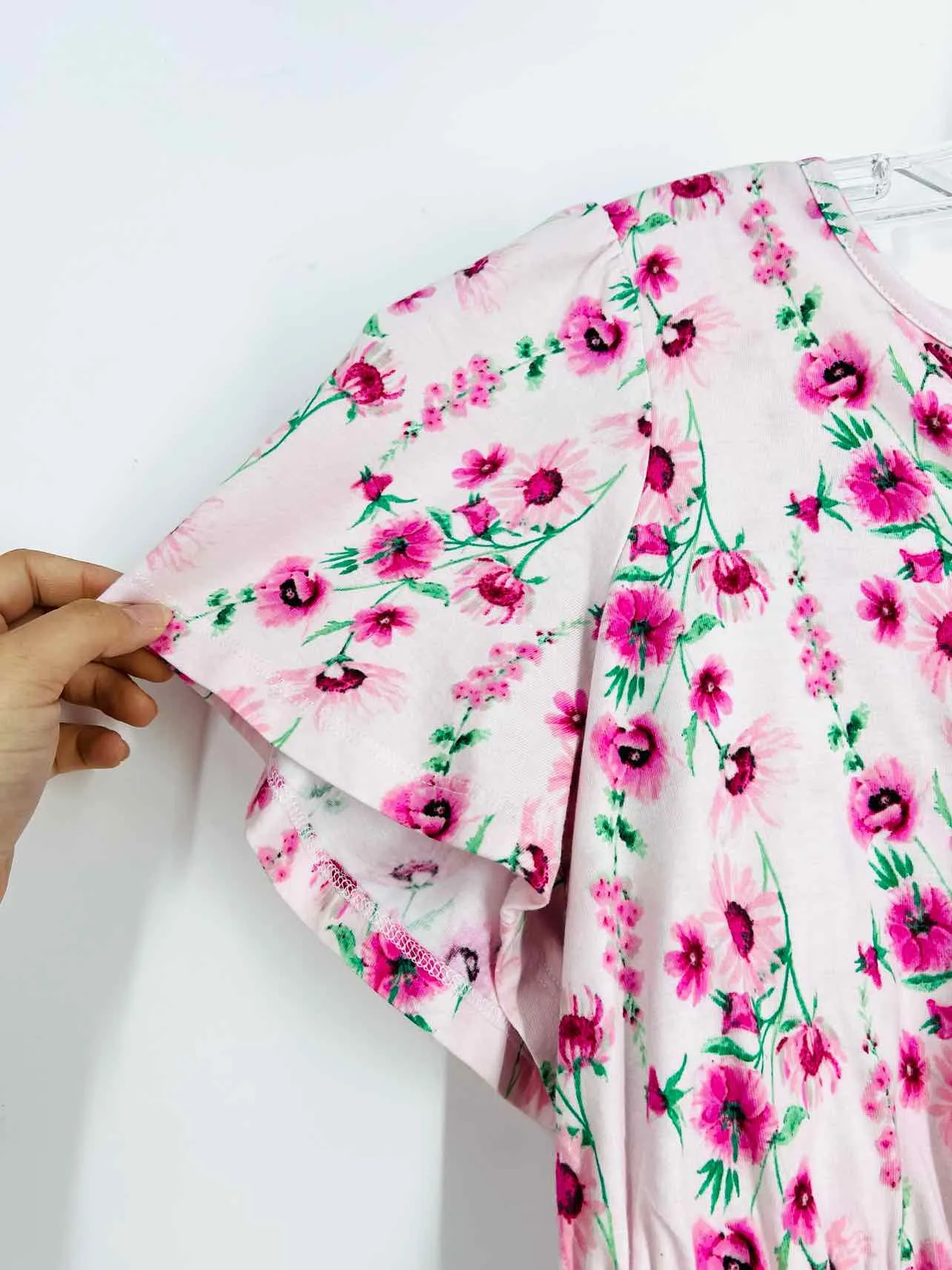 Crown & Ivy Size L Pink/Green Floral Tops Top-Short Sleeve