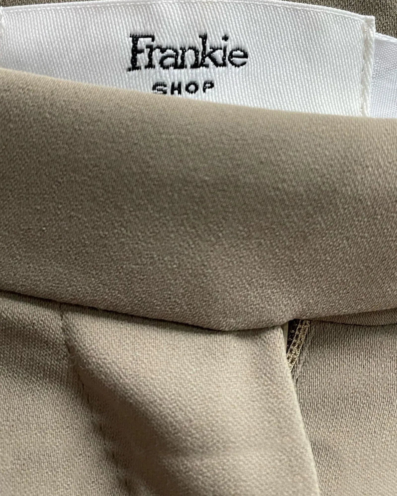 Frankie Shop Isla Pleated Crepe Straight-Leg Pants in Green Polyester