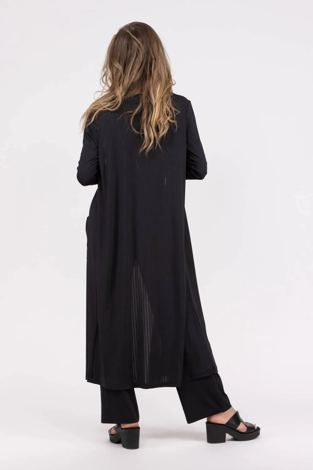 Linden Luxury Breathable Ribbed Lounge Set In Black