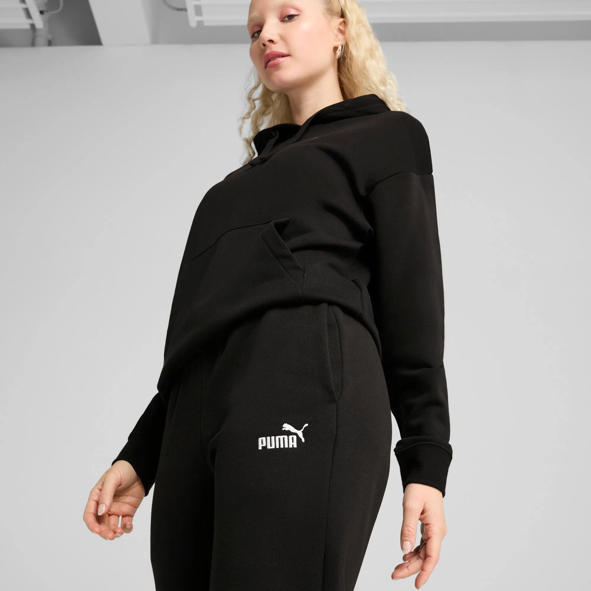 PUMA Women's Essentials Small No. 1 Logo Sweatpants