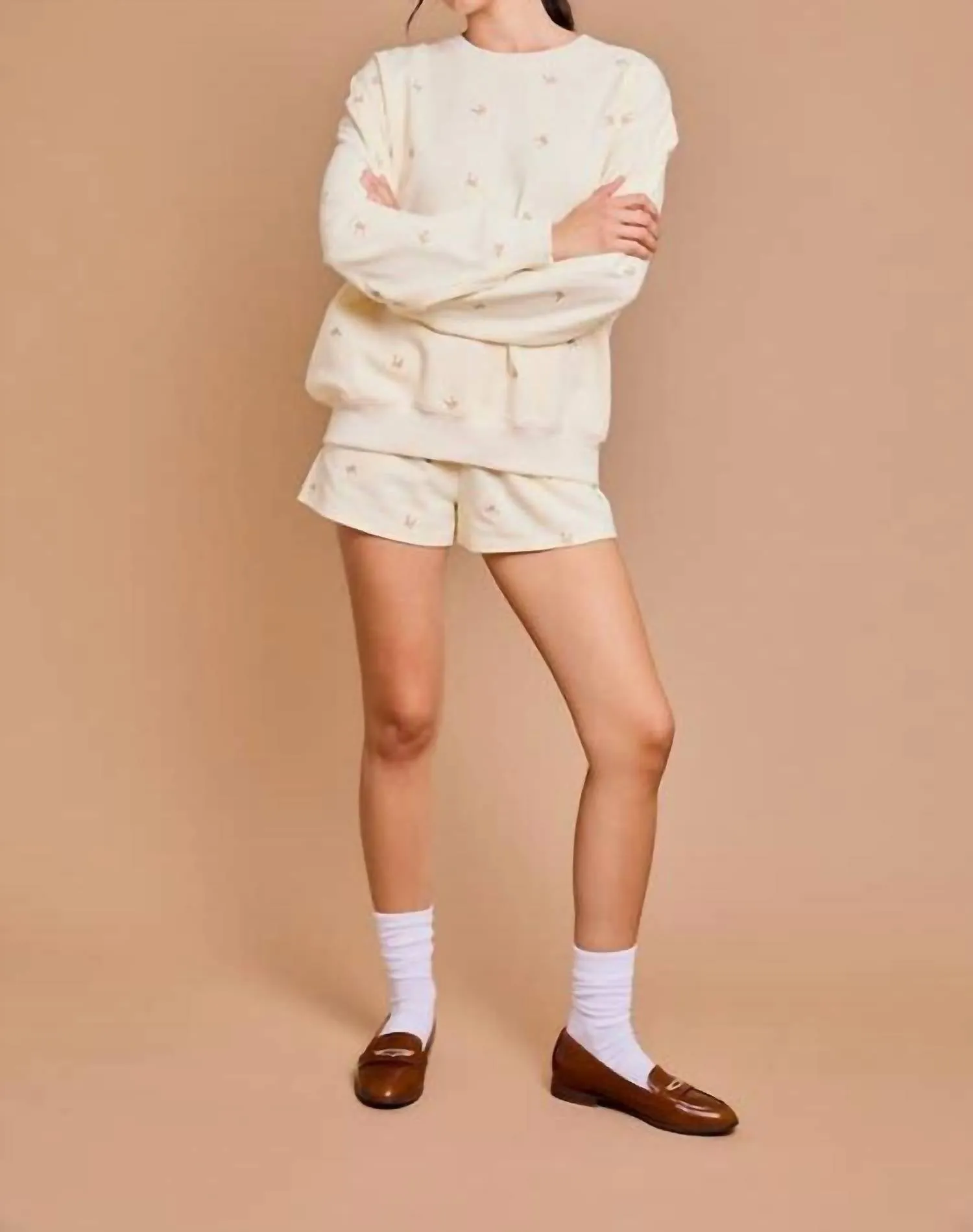 Round Neck Bow Embroidered Sweatshirt In Cream & Taupe